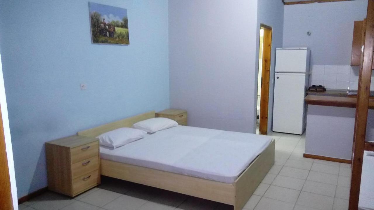 Camping Elizabeth Hotel Kalyvia Varikou Ngoại thất bức ảnh